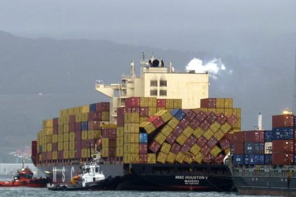 Tàu MSC mất container trong cơn bão ngoài khơi Bồ Đào Nha